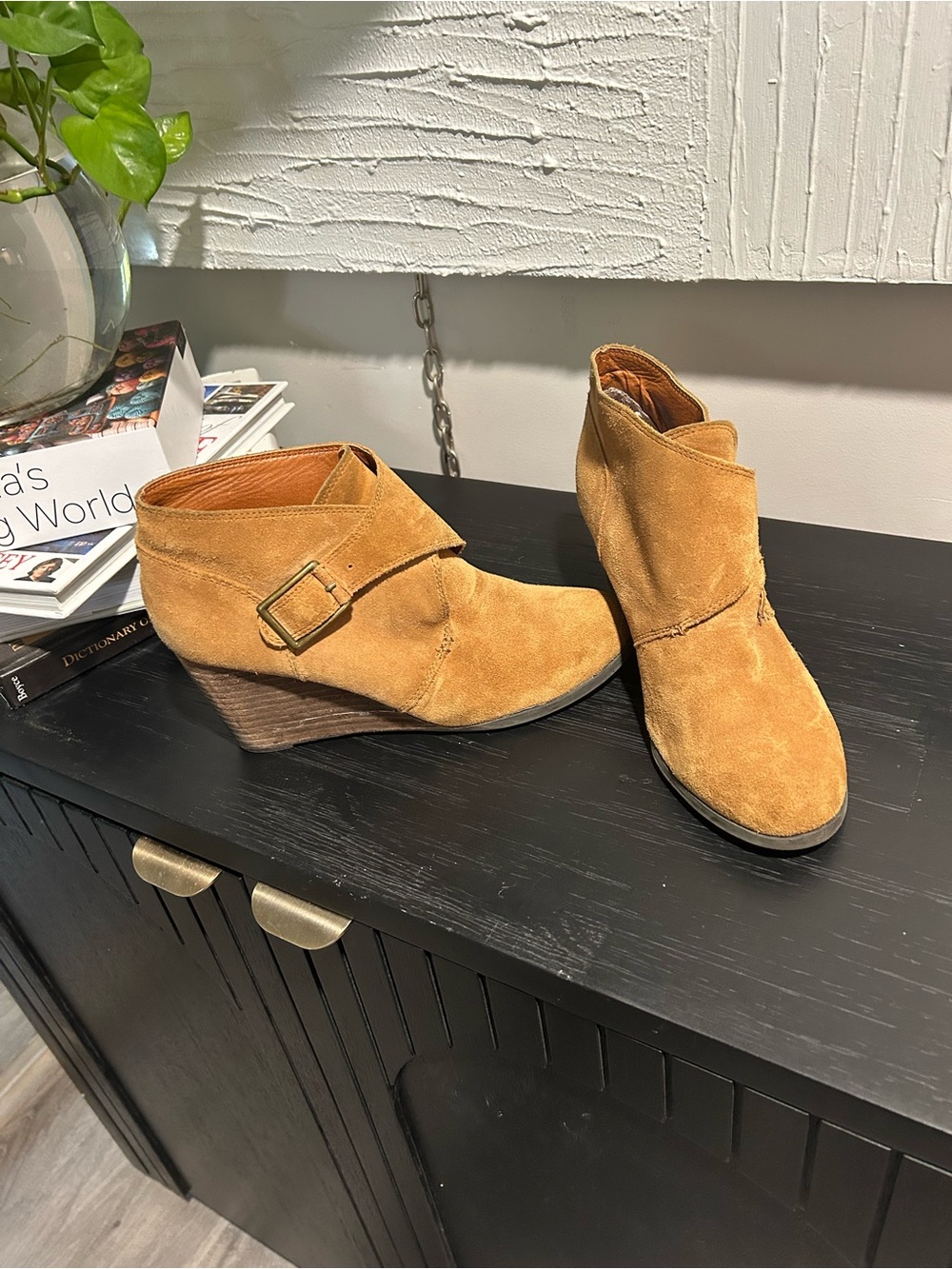Lucky Brand Suede Ankle Boots Tan Cognac Buckle Strap Wedge Booties Size 6